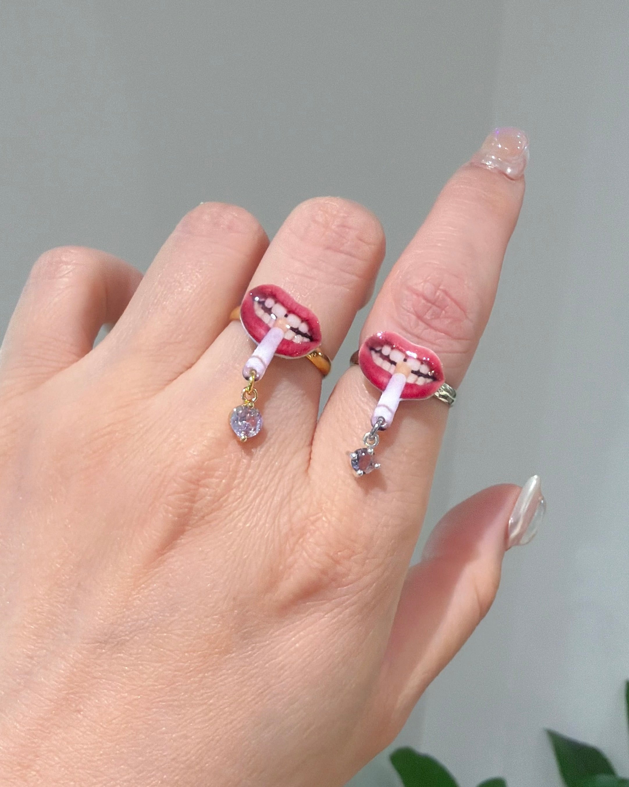 Smoky Lips Ring