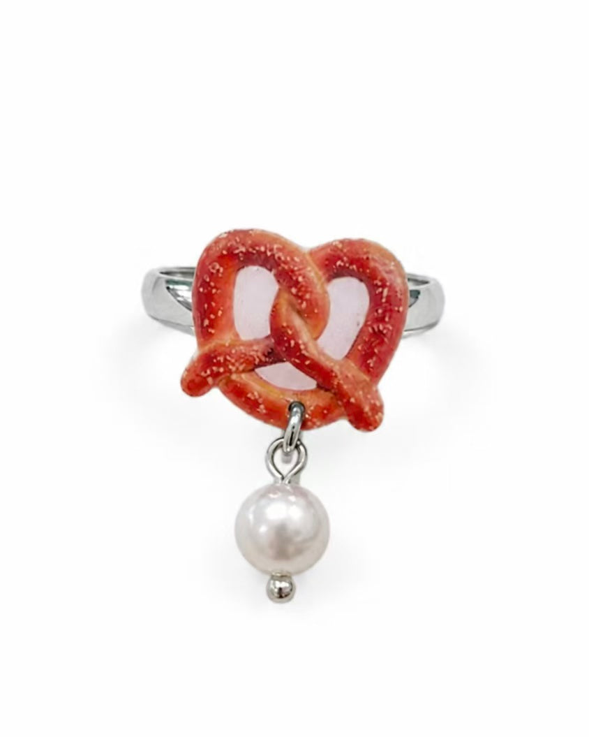 Pretzel Pearl Ring
