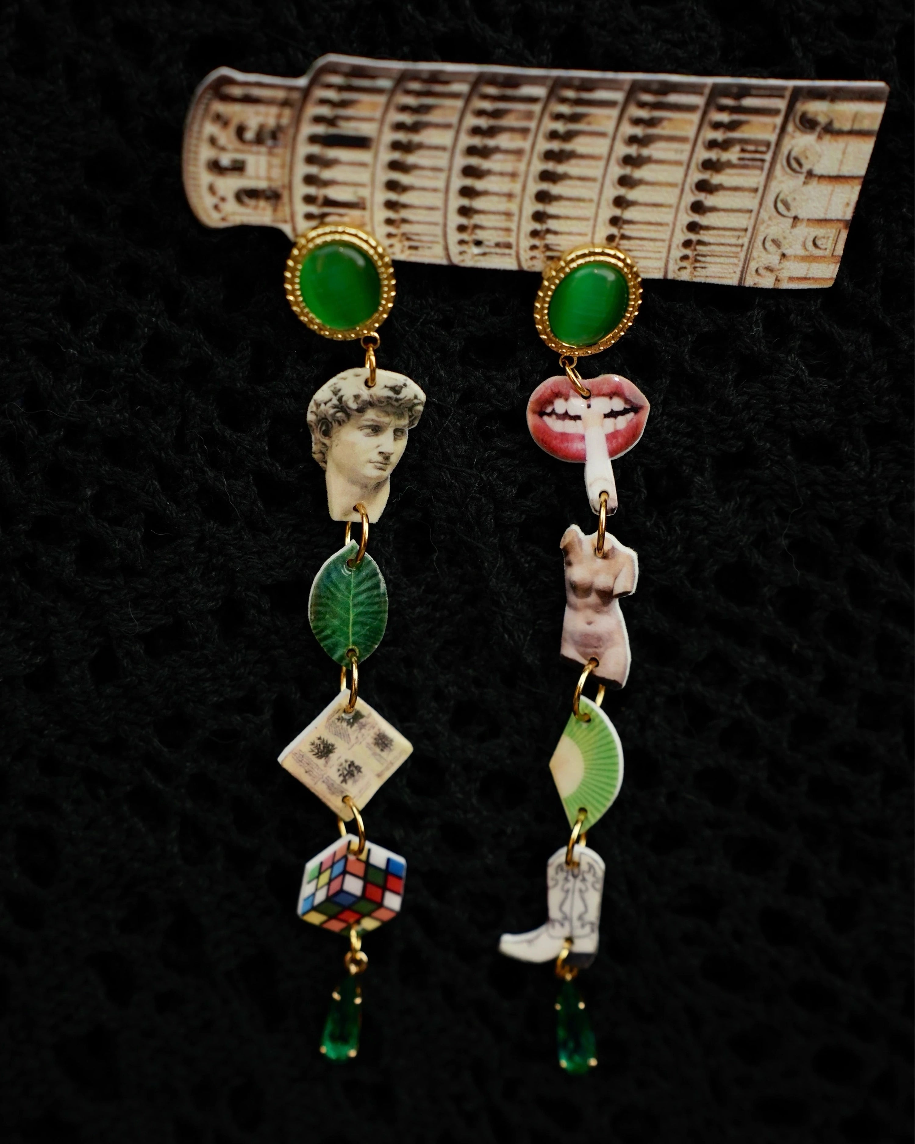 Handgefertigte Ohrringe aus der Playful Drops Kollektion mit David-, Lippen-, Cowboy-Stiefel- und Kunstmotiven – Luumi Creative Hamburg.